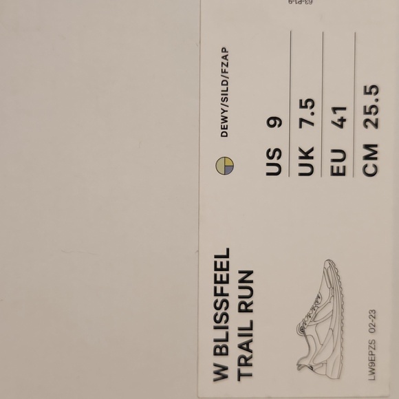 NWT Lululemon Blissfeel Trail Womens Running Shoe Dewy / Silver Drop / F… - Picture 12 of 12